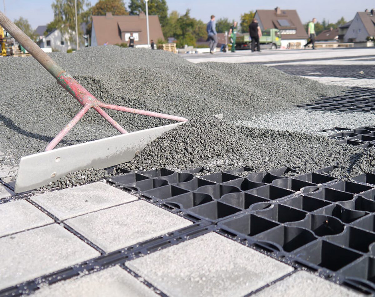 ecoraster_verlegung_befuellung_03